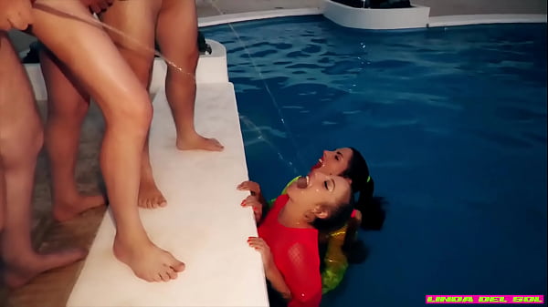 Linda del Sol & Venom Evil - Car Wash - Gangbang 6 boys with pee