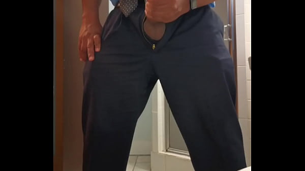 Maestro se saca la leche  