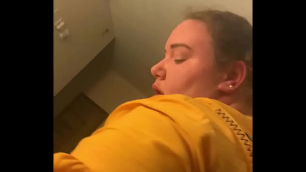 White Gurl pussy bustin open