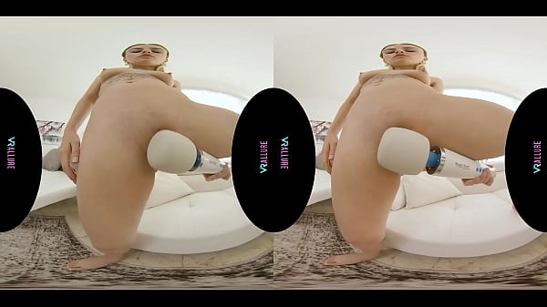 Tiny blonde spinner plays with her sex toys in virtual reality 