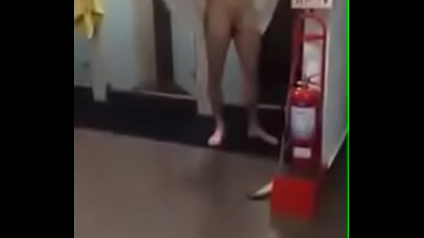 Patricio parodi en la ducha