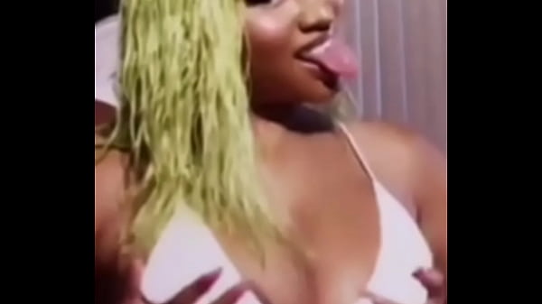 Nicki Minaj tits and ass zoom in  