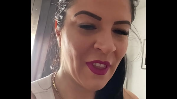 Milf face farting a lot and loud