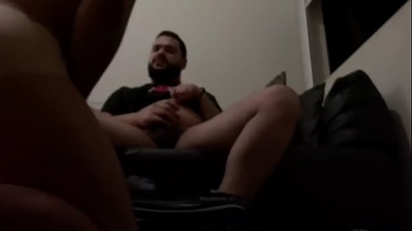 Dando na sala e o corno no quarto  