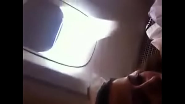 Gostosa no avi&atilde;o