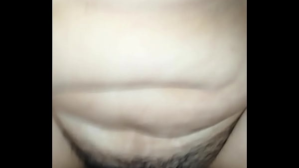 Mi novia se da unos sentones en mi pene  