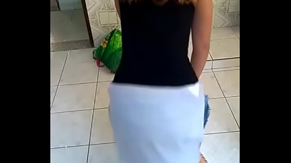 NOVINHA DAN&Ccedil;ANDO FUNK NO QUINTAL!!!