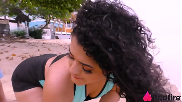 Personal gostosa fez DP com dois alunos bem dotados