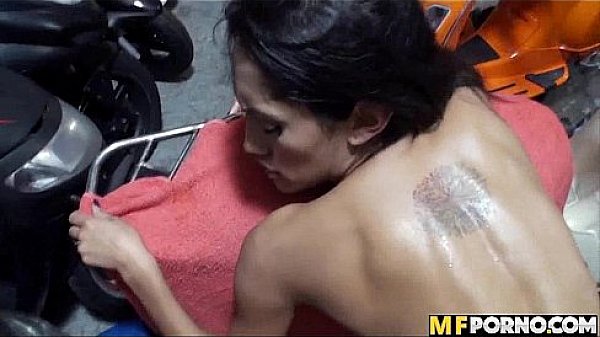 Athletic latina gets dick in the garage Chloe Amour 6