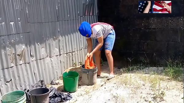 White milf woman loves to give her ex boyfriend a blowjob under the sun  