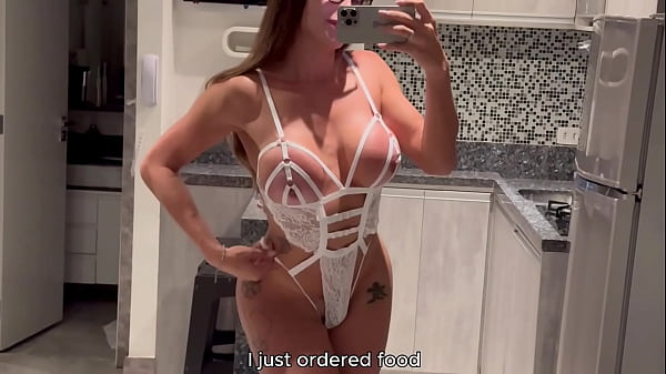 Gozei com ele gozando duas vezes dentro do meu rabo.