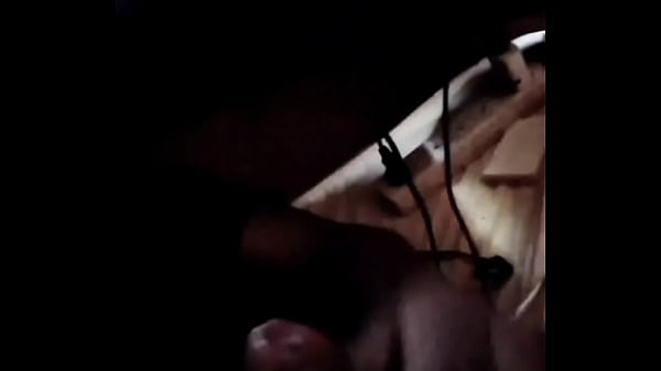 Moreno se jala la polla  