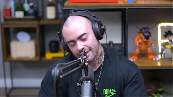 papo sobre criptomoedas da atriz gostosa Maru Karv ruivinha safada