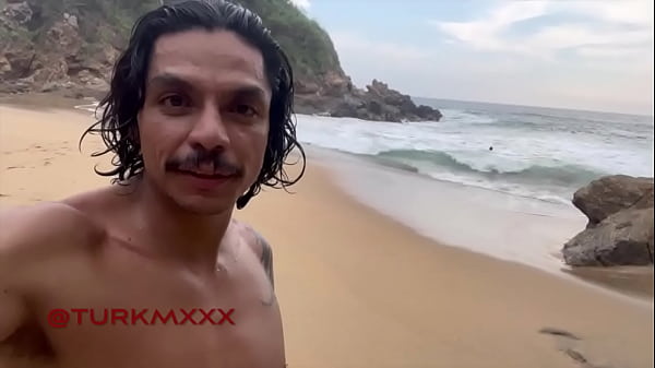 ORGYMX una orgia deliciosa de las vergas y culos de @TURKMXXX, el pecho peludo de macho de @dimefierro; el pito delicioso de @piemike01; el cachondo culo de @vic twink, la cola golosa de @sebaxxx ok ; la pinga caliente de @rostorart. leche latina caliente