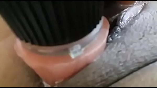 Le mand&oacute; mi verga y se masturba