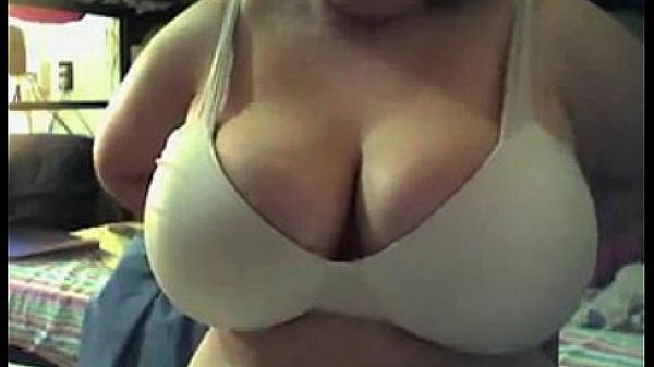 Busty BBW Camgirl Playing with her Big Amazing Tits
