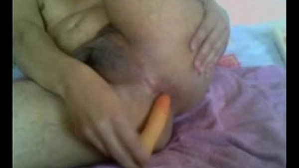 Asshole show and dildo play on cam  