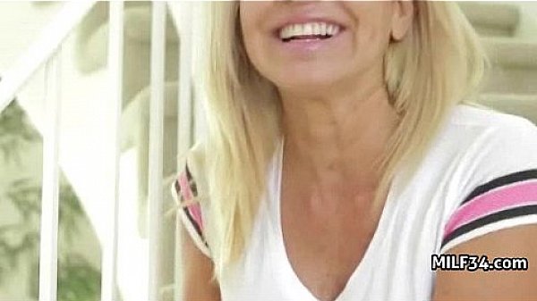 Stressed out MILF with a SEXY body gets a happy ending massage