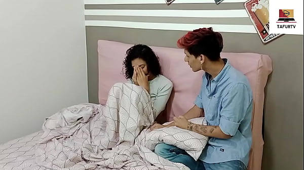 le doy verga a mi hermanastra para que se le pase la tristeza