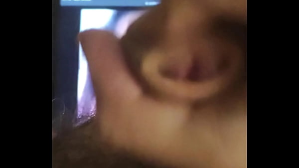 Masturb&aacute;ndome mientras Marlene Cum Slut 2 lame mi ano y chupa mis bolas  