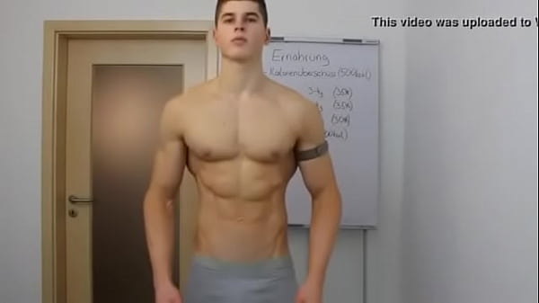 Depois de malhar a manh&atilde; toda, m&uacute;sculos