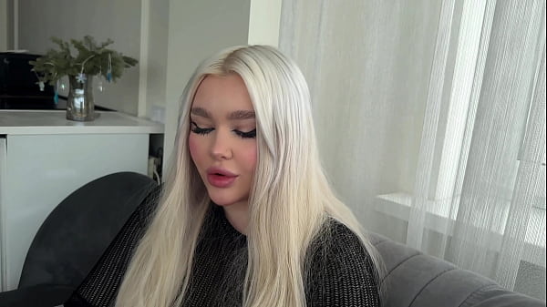 The psychologist's short dress was very arousing. Sex therapy ended with sex.