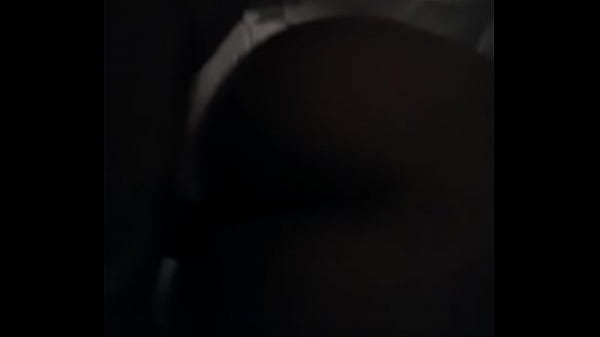 Minha putinha e eu olhando ser socada