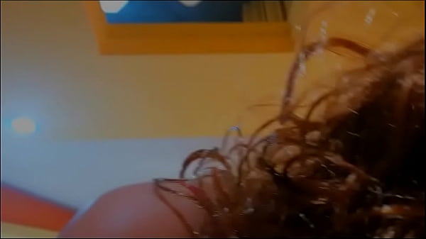 le meto la verga a la madre de mi amigo en su casa  