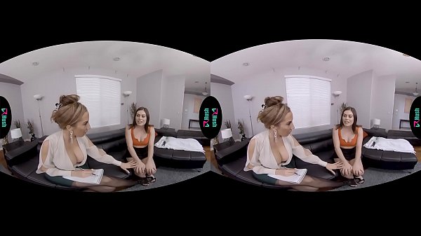Sexy Latina visits her doctor for some sexual advice in virtual reality