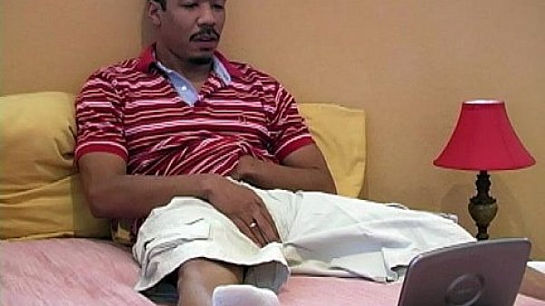 Muscular Straight Guy Braxton Masturbating