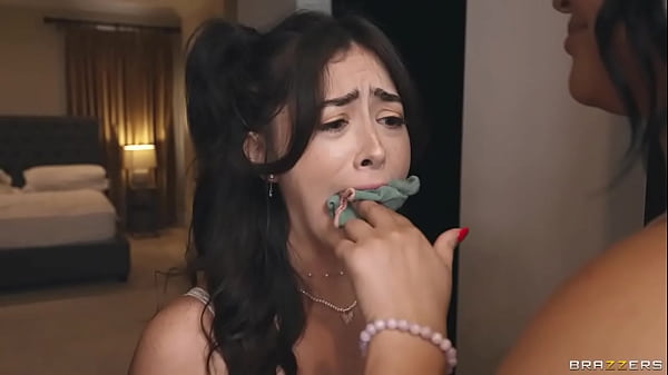 Tit-Mobbedd / Brazzers/ Enter XVPROMO