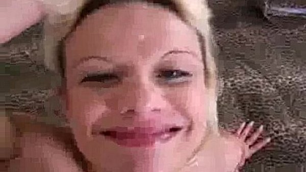 Ex girlfriend babe giving head  