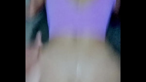 Carnaval 2024 Rio de Janeiro Brasil. Conheci a loira de bunda grande na praia e levei pra casa. Ela fez tudo, deu o rabo sem lubrificante e sem camisinha!