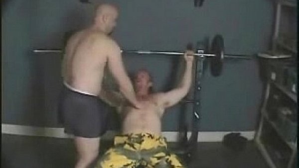 Two Muscleheads fuck rough and deepthroat