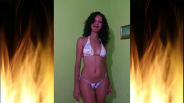 How Jade goes to the beach, and how she provokes men! Part 01