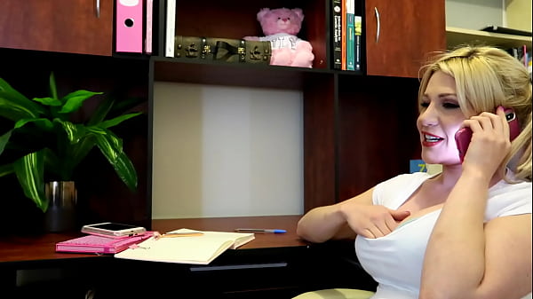 PREVIEW JESSIELEEPIERCE.MANYVIDS.COM BOYOLOGY BLONDE BIG ASS BIG TITS STUDENT BABE SEDUCING TEACHER  