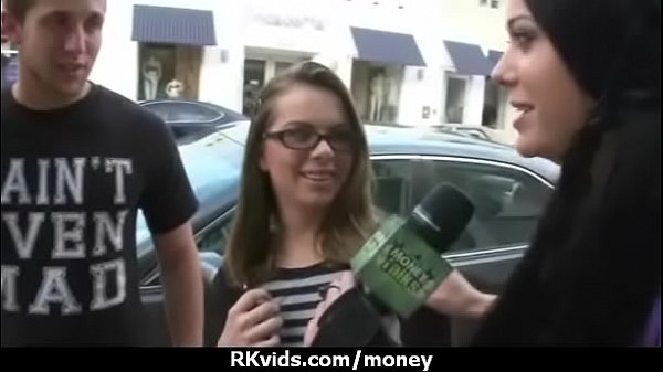 Amateur girl accepts cash for sex from stranger