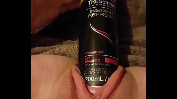 Young slut fucks gaping pussy with 6.3" round hairspray can