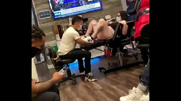 Se viene en tatuaje vaginal