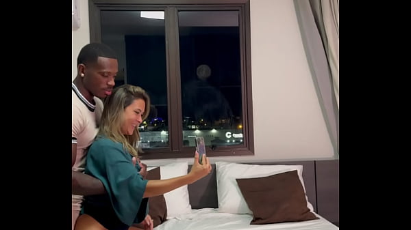 NEG&Atilde;O COME A CASADA . QUE LIGOU PARA O CORNO , NO MEIO DA A&Ccedil;&Atilde;O / O GATO PRETO REI DOS CASAIS CUCLOUD HOTWIFE / VIDEO COMPLETO XVIDEORED OU SHEER LINK NO BANNER DO PERFIL / SUBSCREVA-SE NO PERFIL