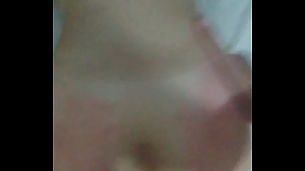 Fudendo safada com a fam&iacute;lia dela em casa