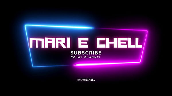 Chupando a bucetinha de uma amiga e comendo seu c&uacute;zinho !