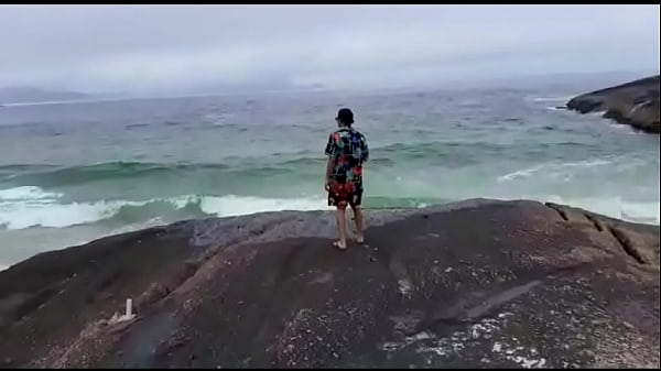 Sou apenas um cara que deseja curtir a vida e desfrutar dos prazeres sexuais junto com uma bela gata