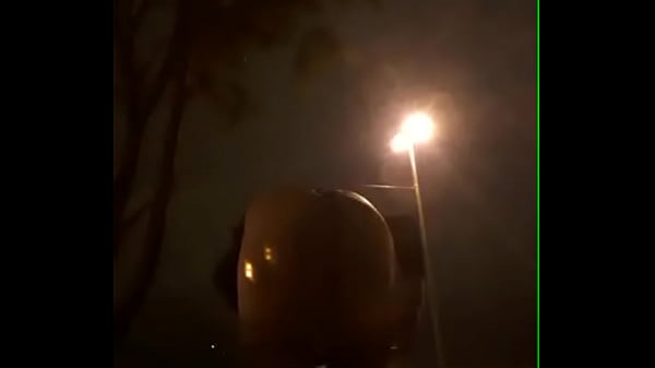 Cdzinha se exibindo para os caminhoneiros