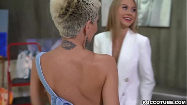 This is hot as fuck! Hardcore lesbian!