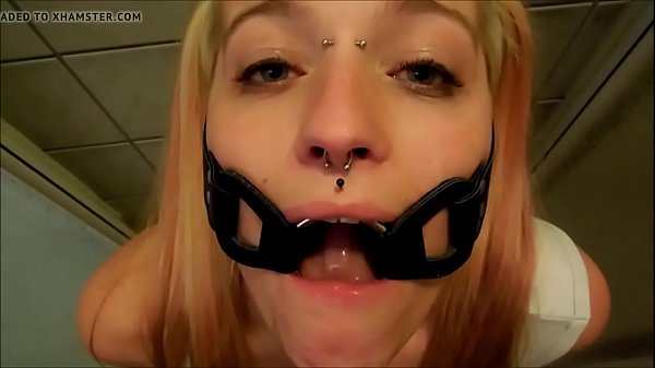PervyPixie gagged while drinking Piss