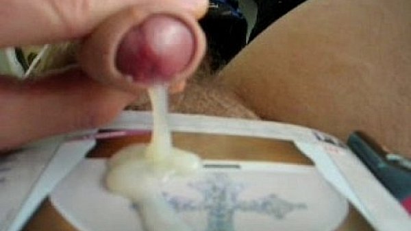 I'm jerking off  on a porn's book !