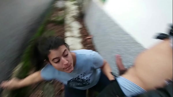 Outdoor blowjob and cum on mouth 