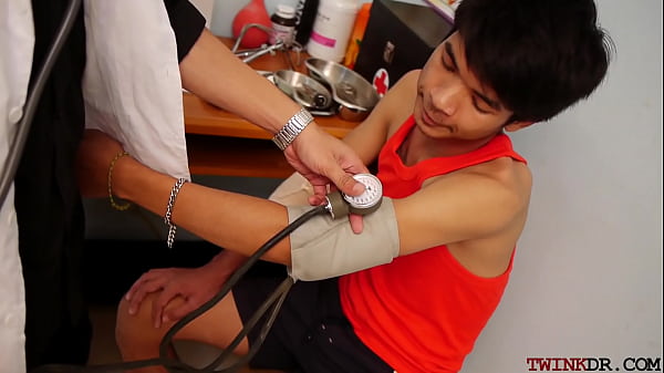 Examined twink pounded for jizz by unsaddled doctor