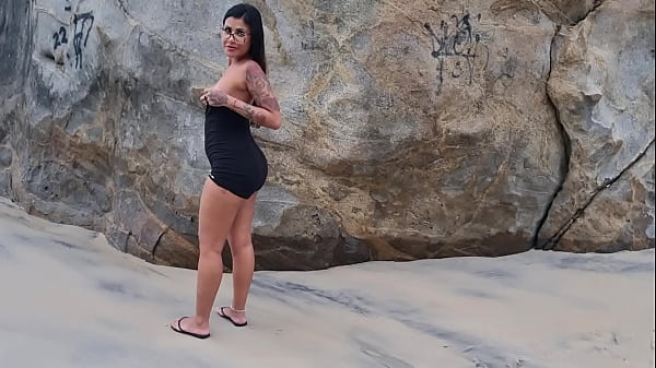 Primeira Vez Da Amanda Souza Na Praia de Nudismo no Rio de Janeiro Brasil 